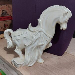 White Horse Statue